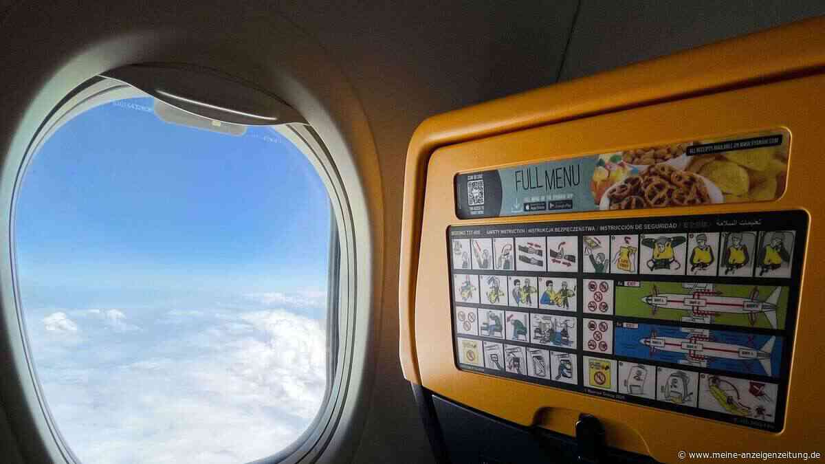 Drama an Bord: Ryanair-Passagier wird fast aus kaputtem Fenster gesogen – „Hälfte seines Körpers ragte heraus“