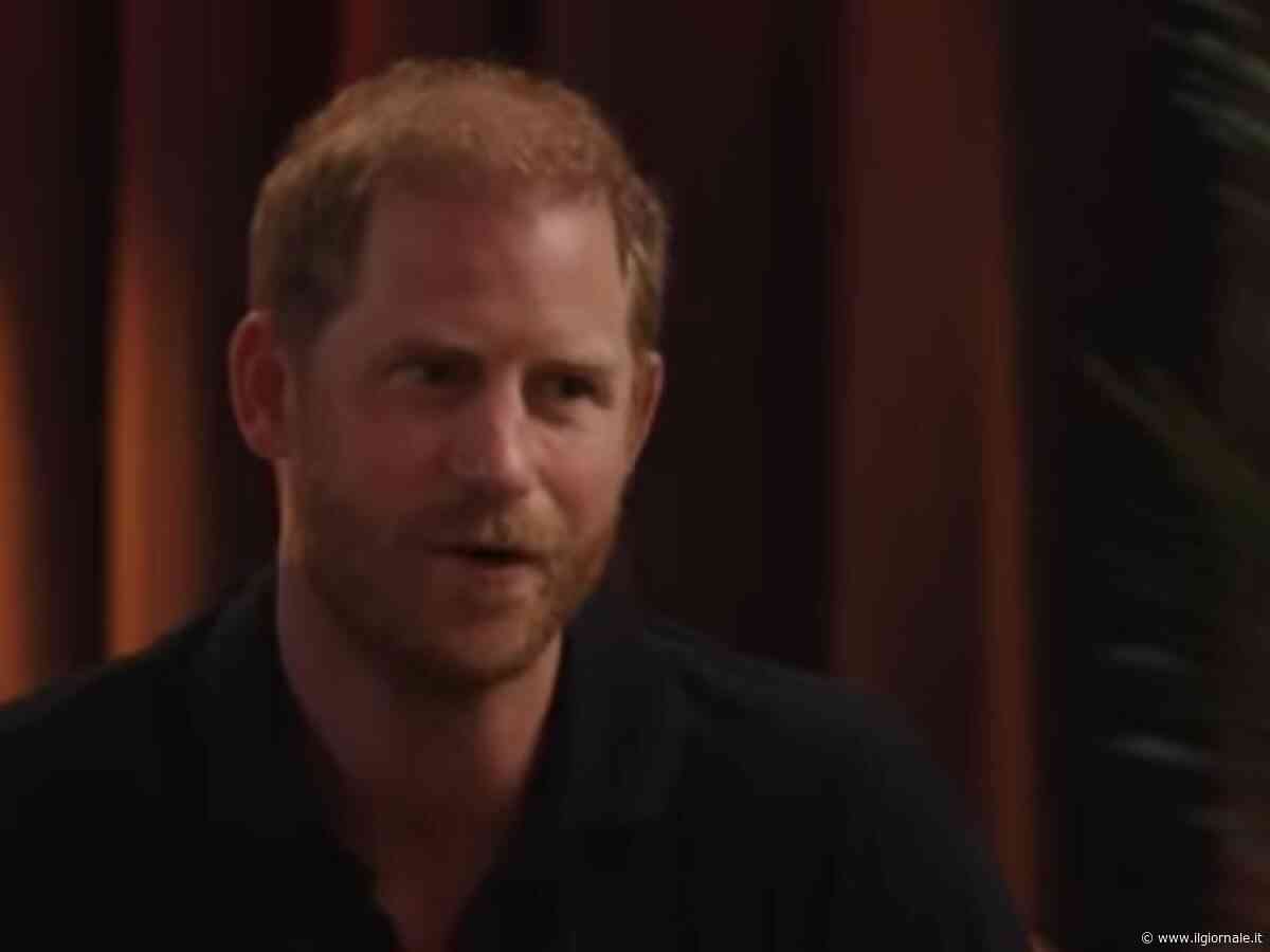 “Li abbraccio stretti”. La nuova intervista in cui Harry ricorda Lady Diana