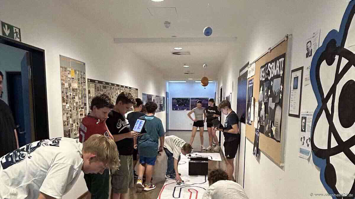 Kreatives Projekt in Wasserburg: Junge Tüftler lassen selbstprogrammierte Roboter laufen