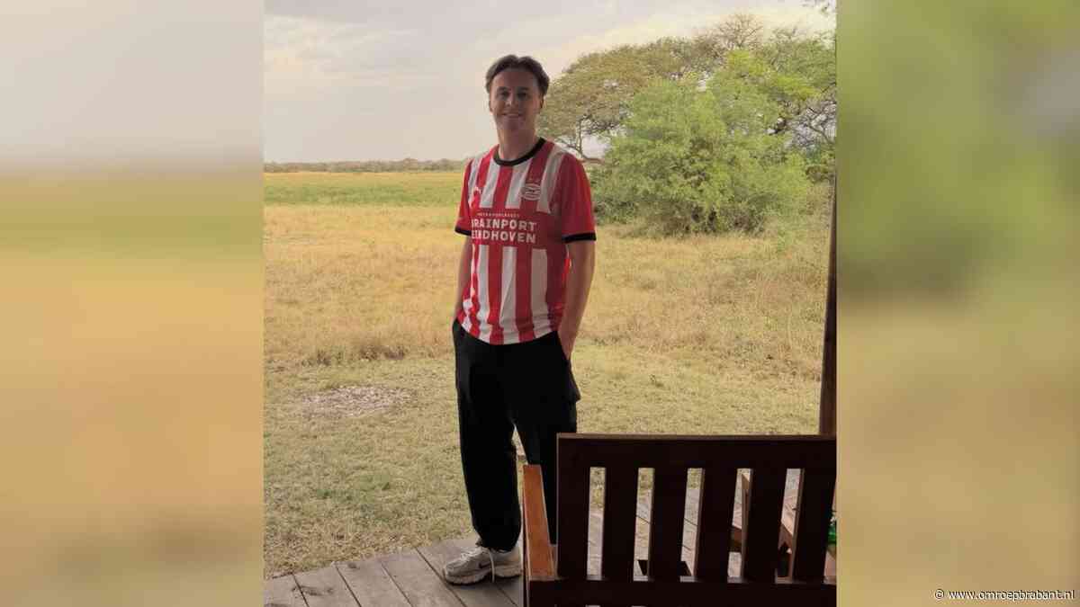 Is dit het nieuwe PSV-shirt? Robbie van Bankzitters verwijdert vakantiefoto