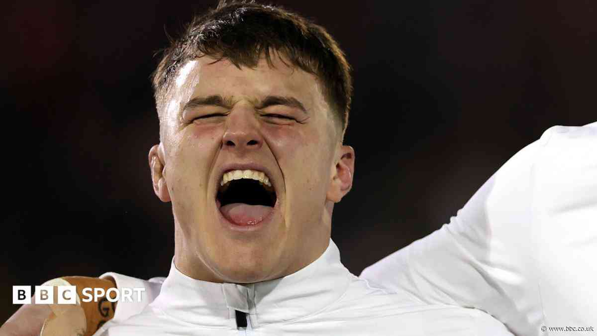 England Under-20 sent off for semi-final headbutt