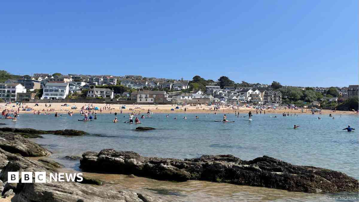 Heat health warning issued as heatwave continues