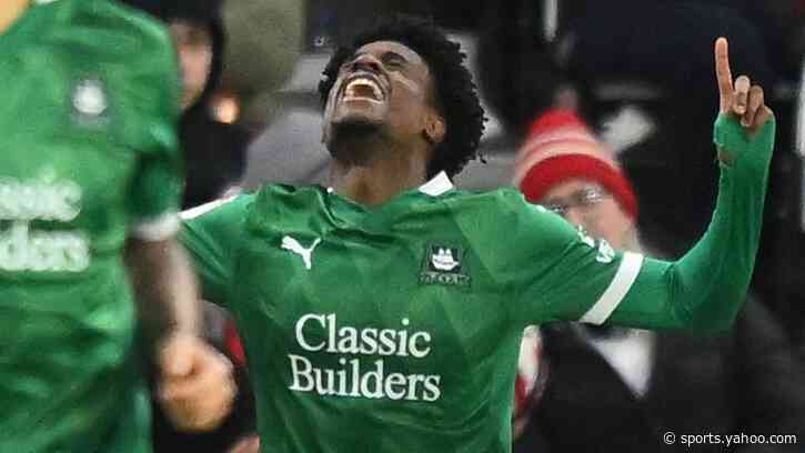 Ogbeta joins Maritimo after Plymouth exit