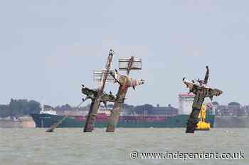 Masts from Second World War shipwreck packed with explosives to be removed