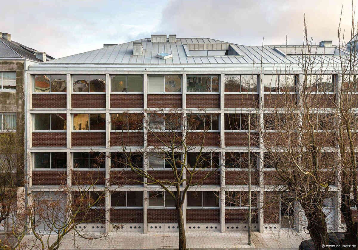 Dahinter das Meer - Wohnungsbau nahe Porto von Helder da Rocha