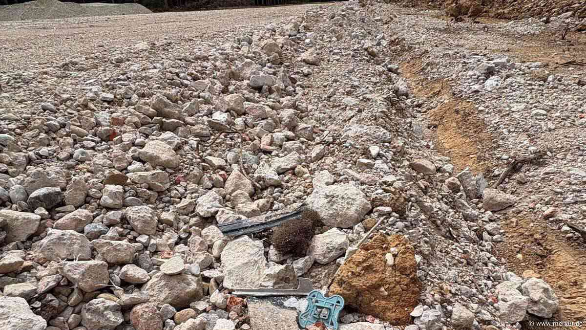 „Das ist kompletter Nonsens“: Ärger um Recycling-Material am Weg zu Windkraft-Baustelle