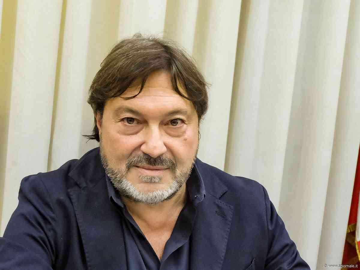 Quella relazione con la stagista di Report. "Altri rapporti opachi con le fonti". Gardini: "Autobiografia grottesca"