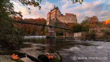 Geheimtipp für Wanderer: Diese Märchenburg thront majestätisch über einem wilden Flusstal