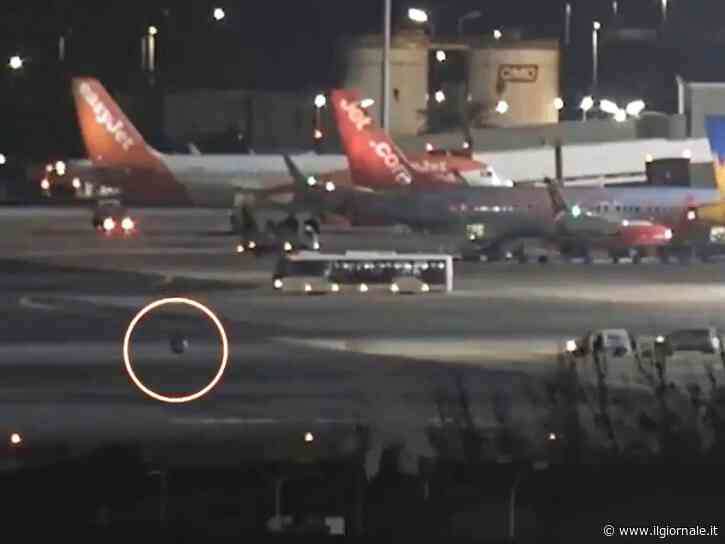 Velivolo Ryanair perde una ruota in pista: paura all’aeroporto di Lanzarote
