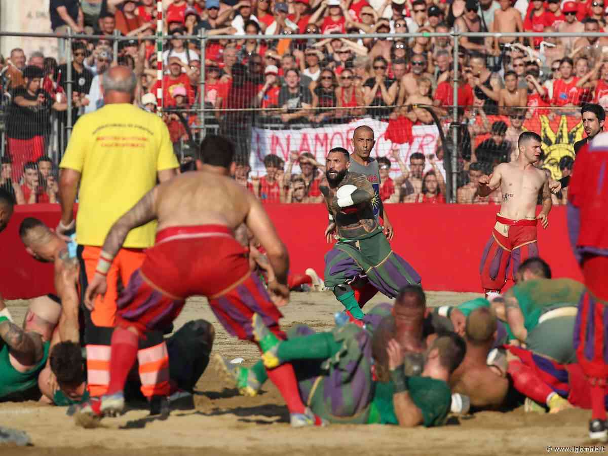 Dal sabbione di Piazza Santa Croce al ring BKFC: lo spirito del combattimento arriva a Napoli