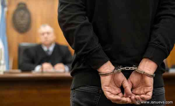 Un hombre fue condenado a 20 años de cárcel por violar a la hija de su pareja