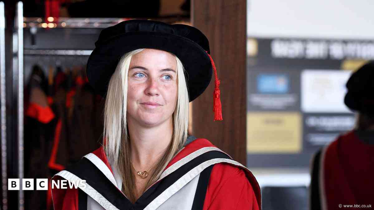 University honours Lioness alumna Mead