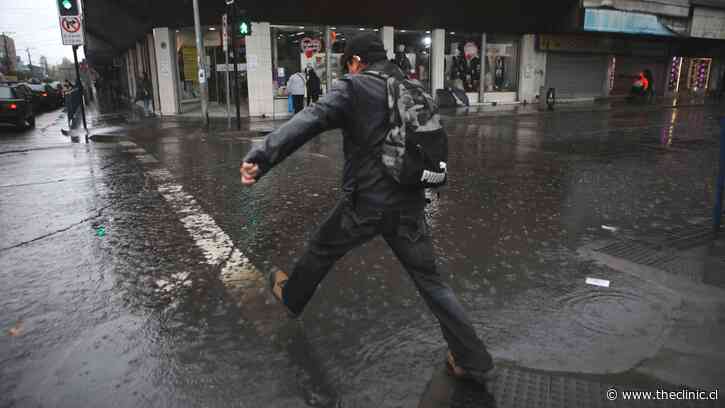 Gobierno anuncia suspensión de clases este viernes en regiones de Coquimbo, Valparaíso, O’Higgins, Maule y la Metropolitana