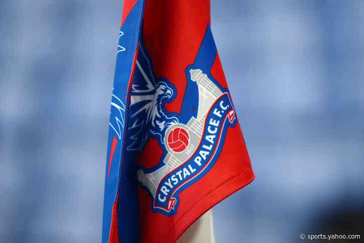 Forward Brady leaves Crystal Palace