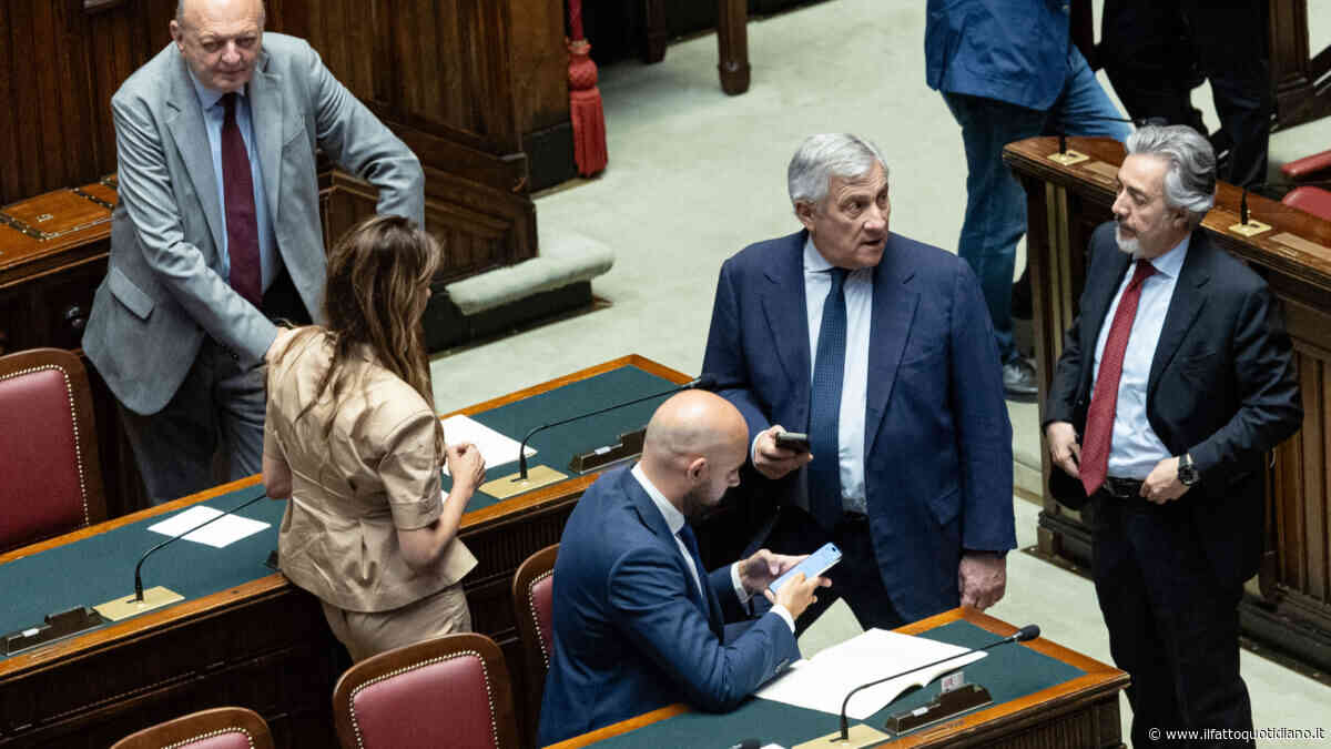 Legge elettorale, è caccia ai franchi tiratori nel centrodestra dopo la sconfitta: sono circa 30. Scambio di accuse tra FdI, Lega e FI