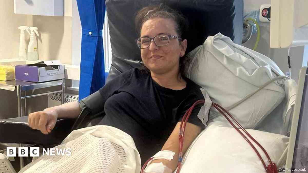 Kidney failure patient and mother win award