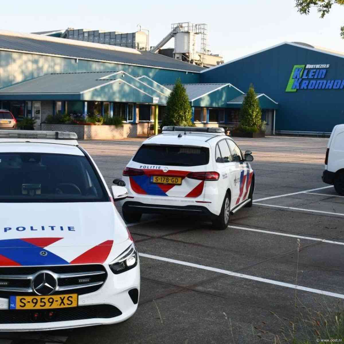 Grote brand bij houtbewerkingsbedrijf in Daarlerveen, tweede keer in jaar tijd