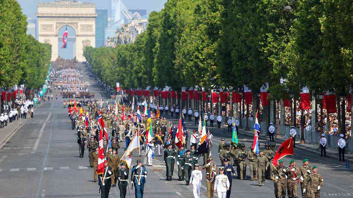 Große Militärparade in Paris: Macron beschwört am Nationalfeiertag "strategisches Erwachen" Europas