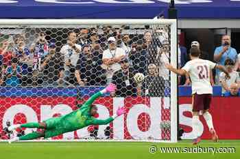 Spain takes 1-0 halftime lead over France on Oyarzabal penalty in World Cup semifinals