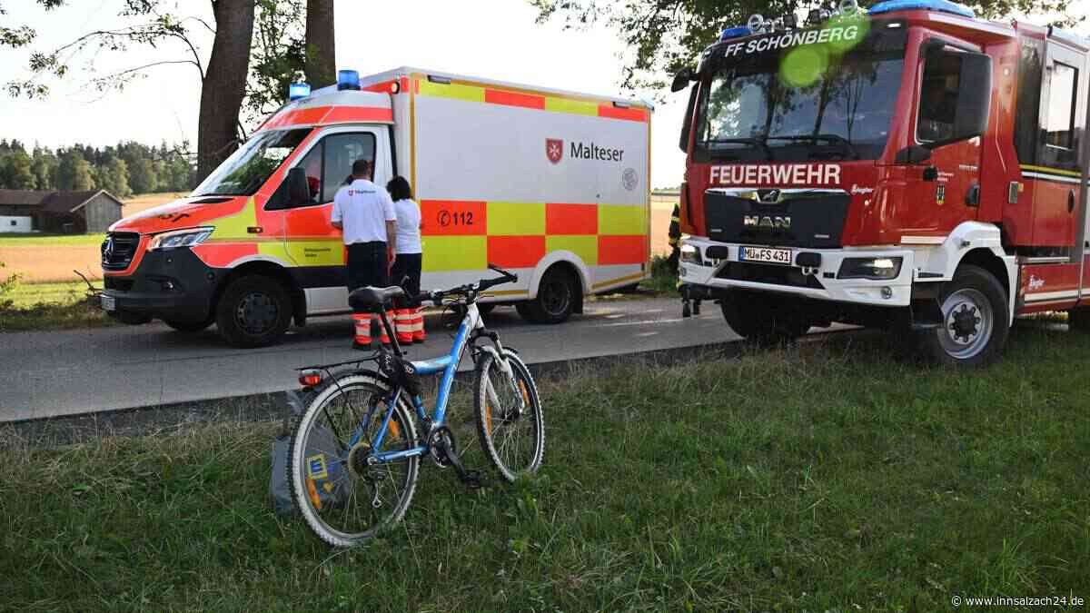 Radfahrer stürzt bei Schönberg und randaliert in Rettungswagen – Polizei greift durch