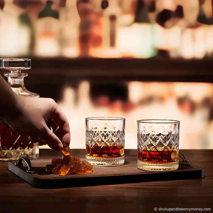 Bourbon Gummy Gift Set & Two Whiskey Glasses