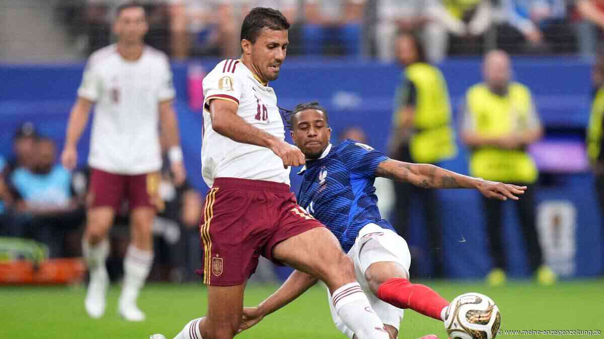 Brutales Einsteigen: Schiedsrichter-Experte hätte Olise im WM-Halbfinale vom Platz gestellt
