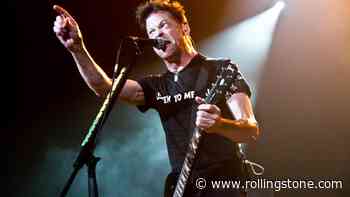 Jason Newsted on the Time Metallica Had Darts Thrown at Them Onstage