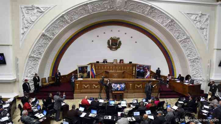 Asamblea Nacional traslada sus sesiones a un centro de convenciones por daños estructurales en su sede