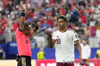 Spain shuts down France and Kylian Mbappé, advances to the World Cup final with a 2-0 victory
