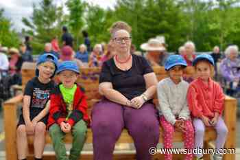 Student-made benches unveiled at Extendicare Countryside