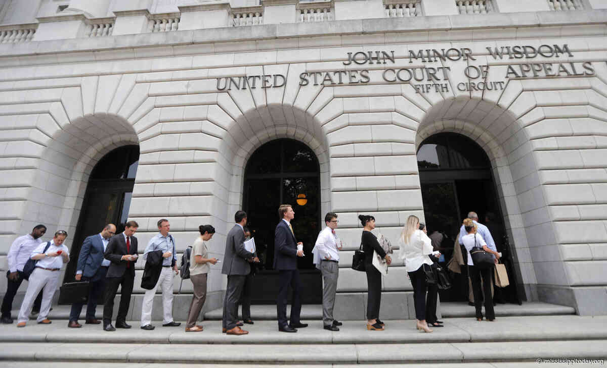5th Circuit Court of Appeals reverses its decision, allowing ICE to hold detainees indefinitely