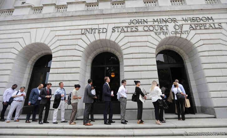 5th Circuit Court of Appeals reverses its decision, allowing ICE to hold detainees indefinitely