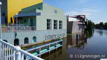 Groninger Museum beklad vanuit een bootje (update)