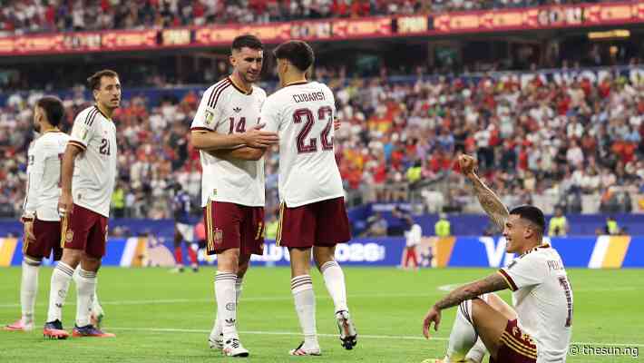 France 0 -2 Spain  Spain defeats France to reach final