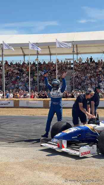 What a moment ✨💙Thank you to everyone that came out to celebrate with Damon 🙌 #f1