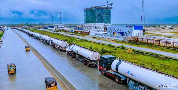 Marketers reject Dangote’s dollar fuel sales, eye alternative supply channel