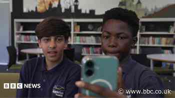 What social media study tells us about teens' scrolling