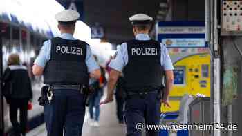 Drogen in Lippenstift und Haarbürste: Polizei stoppt Frau (22) bei Kontrolle im Zug