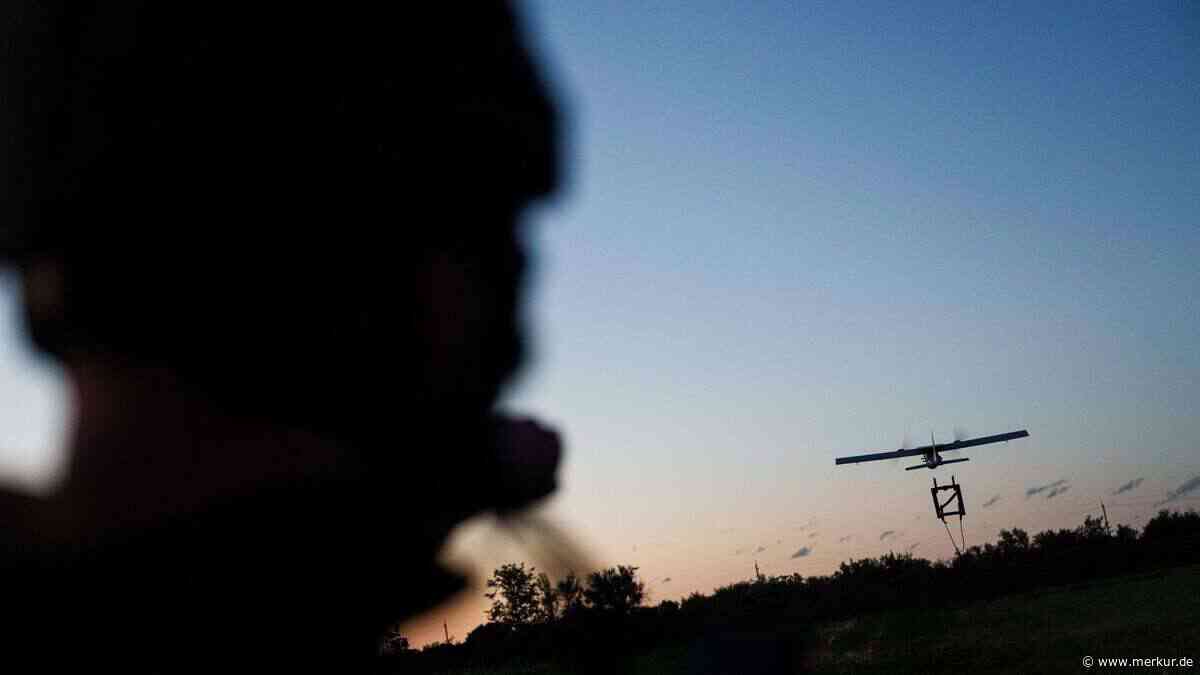 Drohnenkrieg erreicht neue Stufe: Ukraine bringt bewaffneten Roboter per Seedrohne an die Front