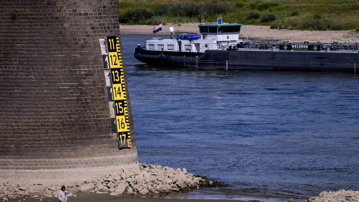 Minder vaak openen sluizen kan ook beroepsvaart in problemen gaan brengen
