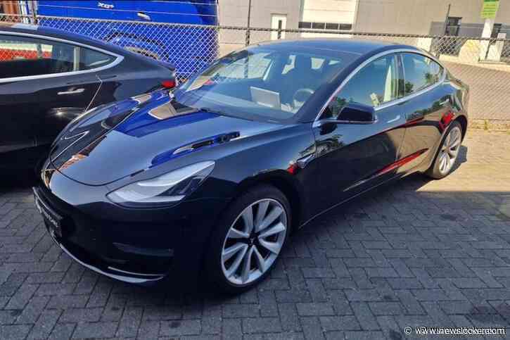 Je koopt een Tesla Model 3 al voor minder dan €13.000, maar dan moet je wel wat voor lief nemen