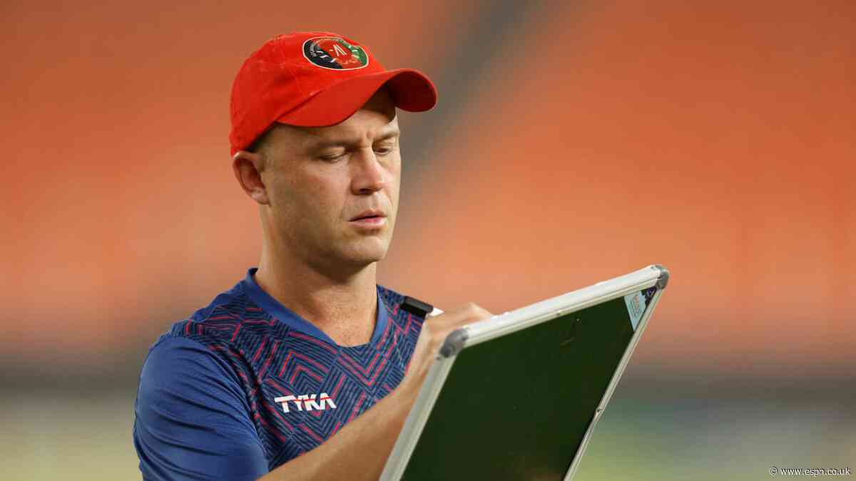Jonathan Trott joins Ireland as consultant amid England links