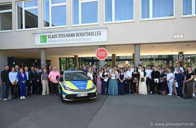 POL-BO: Erfolgreich bestanden: 22 Schülerinnen und Schüler absolvieren den Bildungsgang Fachoberschule Polizei (FOS) und erlangen ihr Fachabi