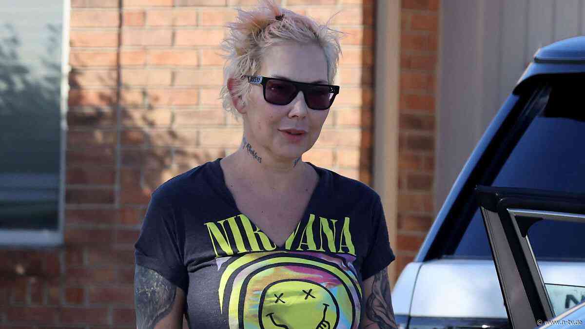 Notruf bei Eminems Ex-Frau: Kim Scott wird aus ihrem Haus getragen