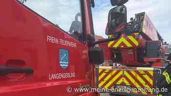 Zimmerbrand in Berglern: 64 Feuerwehrleute rücken an