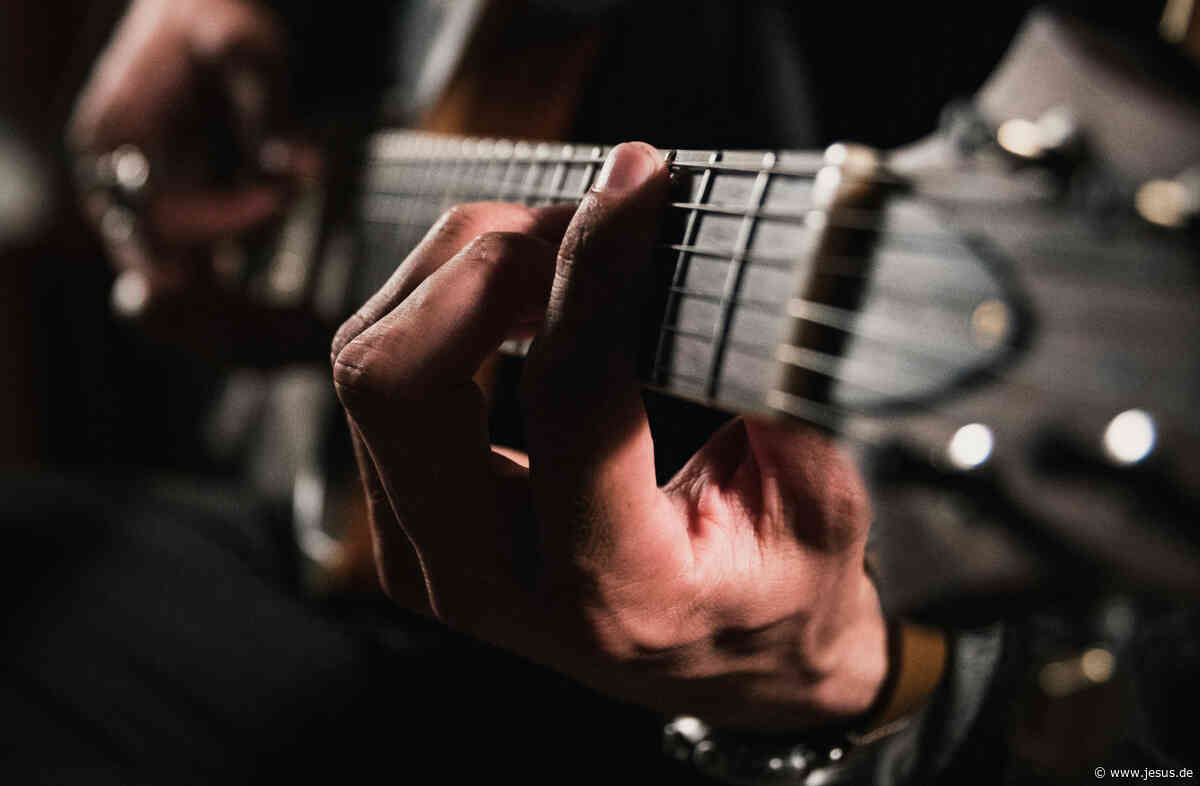 „Popmusik pustet den Staub von der Bibel“