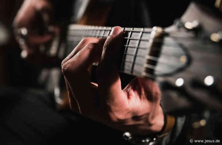 „Popmusik pustet den Staub von der Bibel“