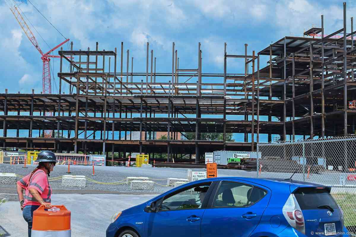 Scaffolds & Cranes: Construction of the new Wadsworth Center underway in Albany