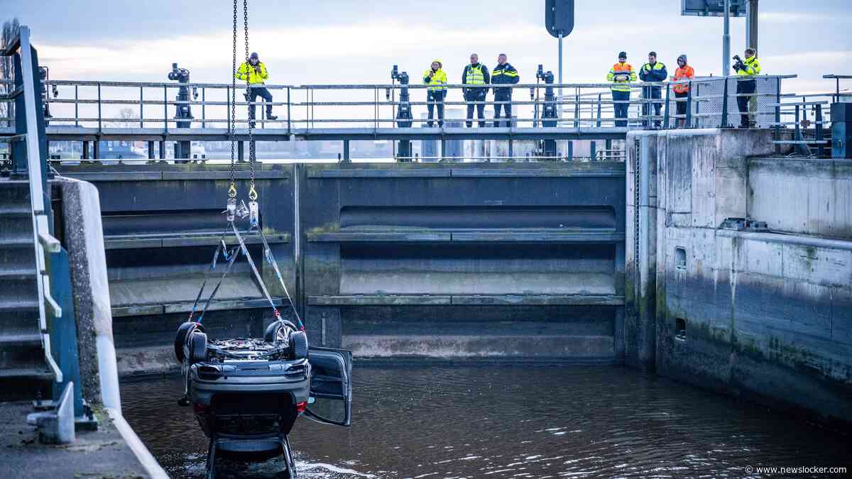 Brugwachter (44) vervolgd na dodelijk ongeval bij Julianasluis waarbij bestuurster (58) omkwam