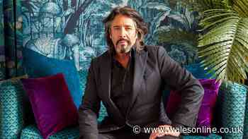 Laurence Llewelyn-Bowen says Buckingham Palace 'smells of cabbage' in brutal swipe